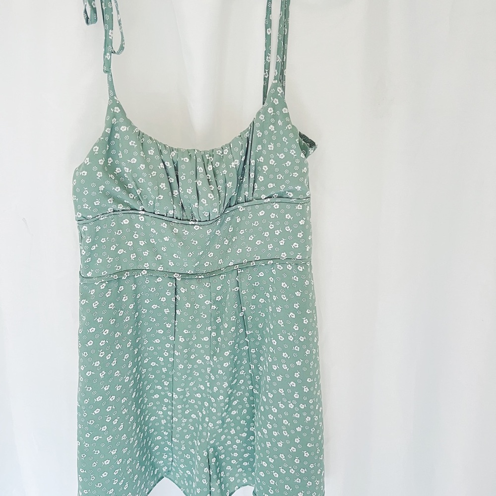 Princess Polly Romper!!! Size S